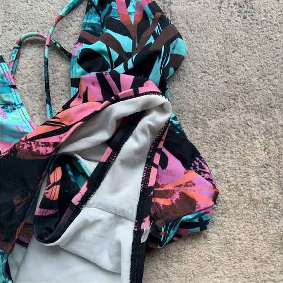 🛍 Out From Under Plunging One Piece Bathing Suit - Picture 3 of 5